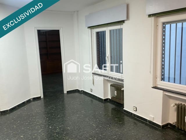 Kontor til salgs i Leon by - € 88 000 (Ref: 9783184)