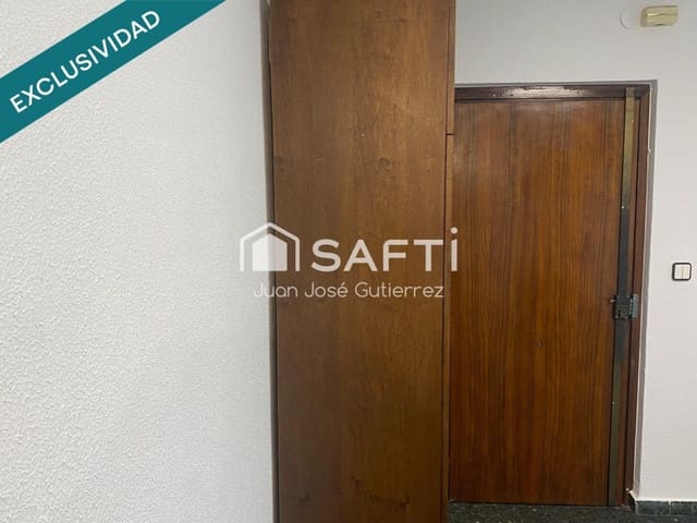 Kontor til salgs i Leon by - € 88 000 (Ref: 9783184)