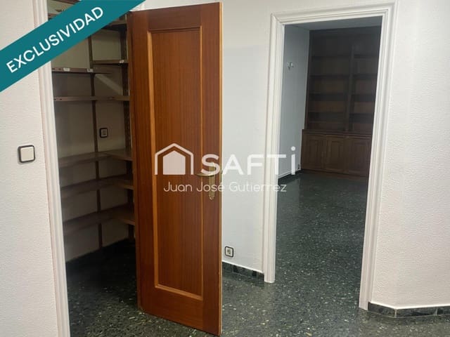 Kontor til salgs i Leon by - € 88 000 (Ref: 9783184)