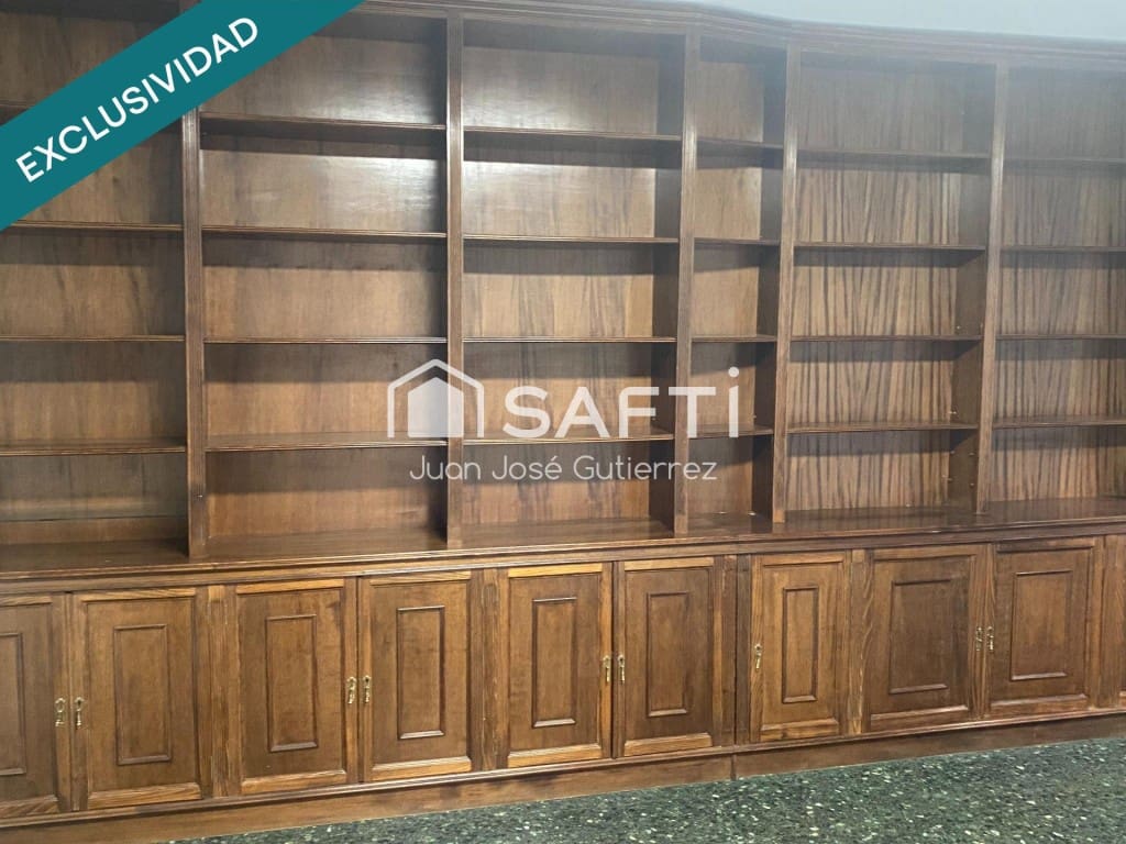 Kontor til salgs i Leon by - € 88 000 (Ref: 9783184)