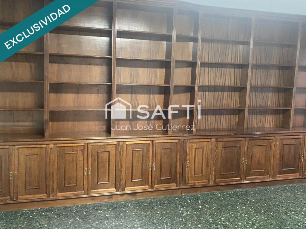 Kontor til salgs i Leon by - € 88 000 (Ref: 9783184)