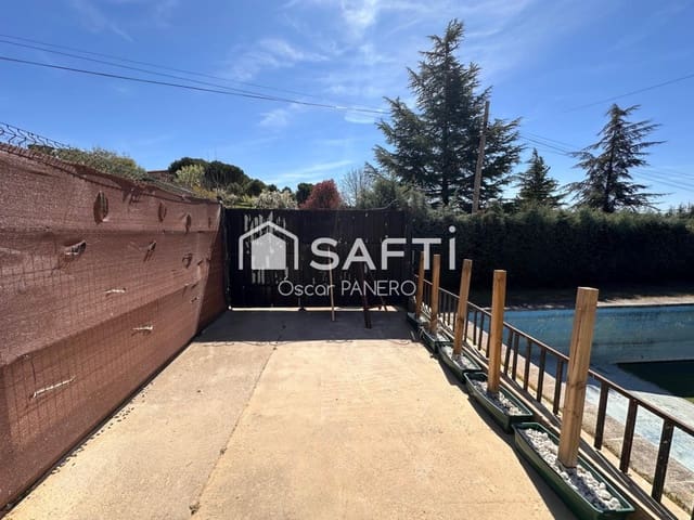 1 soveværelse Finca/Landehus til salg i Valverde de la Virgen med swimmingpool - € 85.000 (Ref: 9783185)