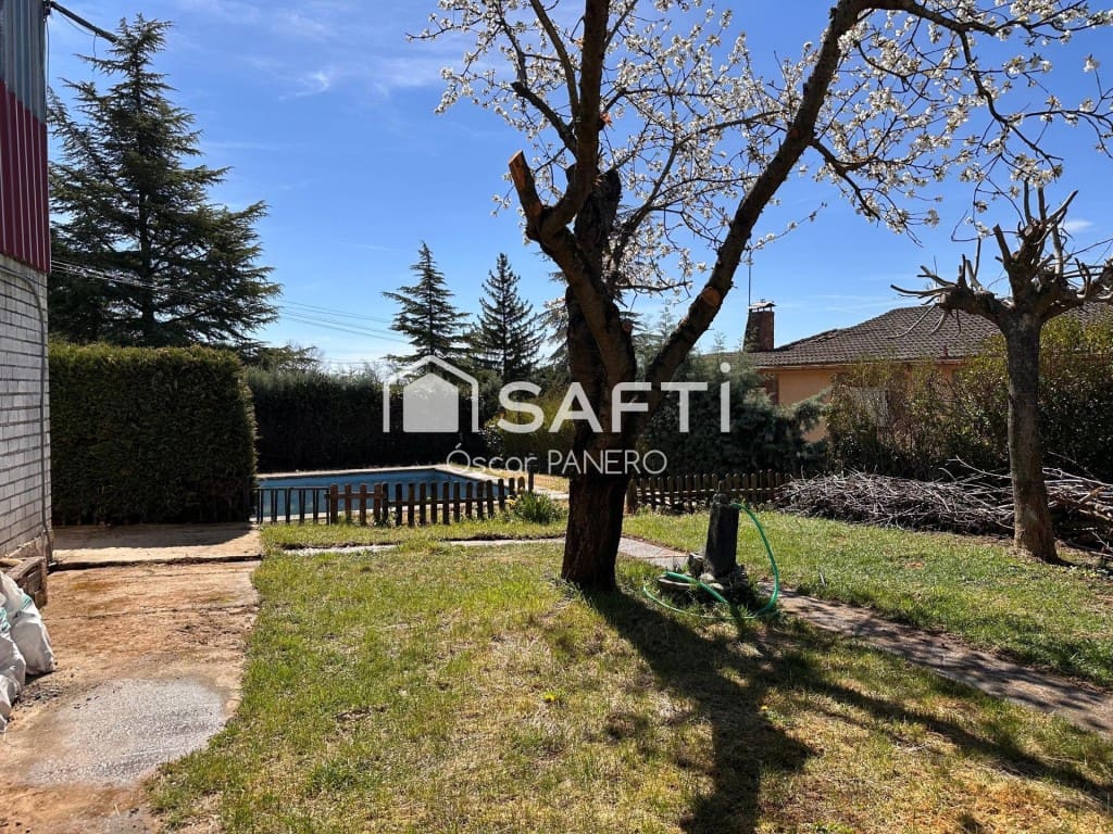 1 bedroom Finca/Country House for sale in Valverde de la Virgen with pool - € 85,000 (Ref: 9783185)