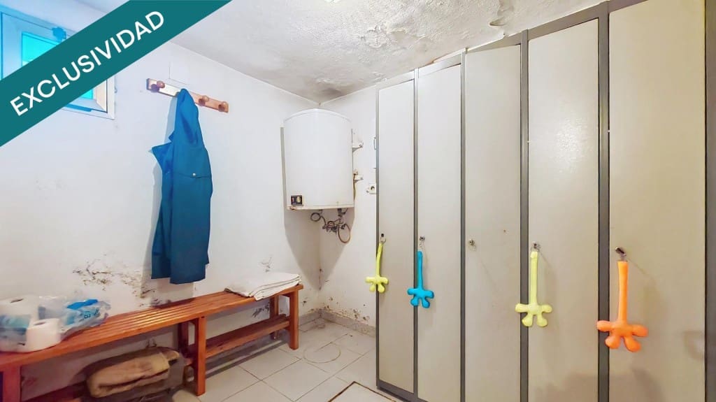 Commerciale in vendita in Siero - 235.000 € (Rif: 9788290)