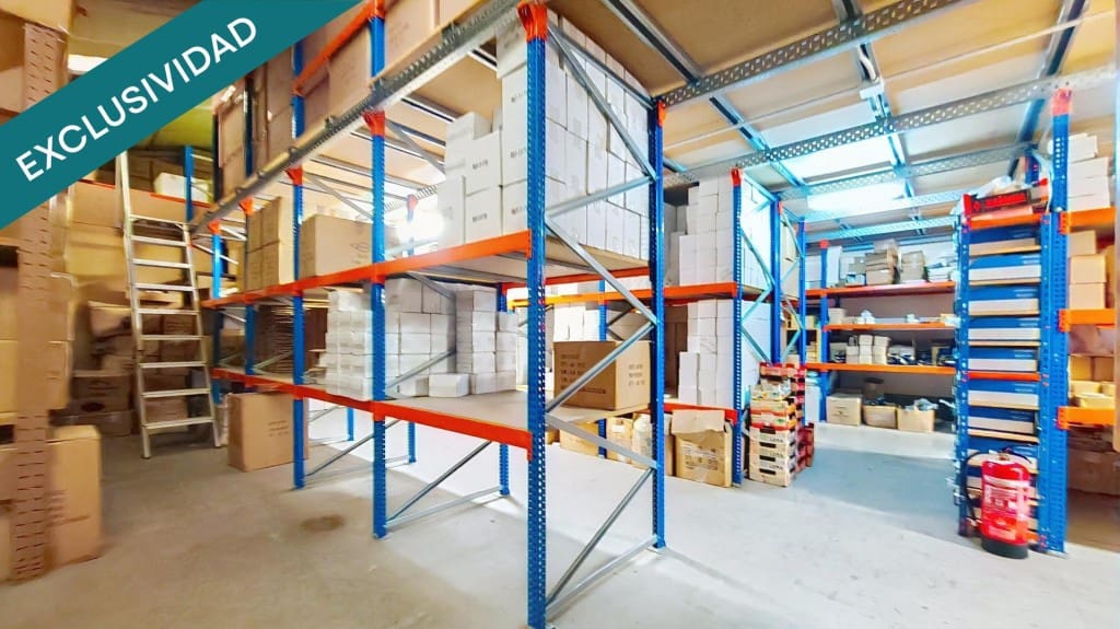 Commerciale in vendita in Siero - 235.000 € (Rif: 9788290)