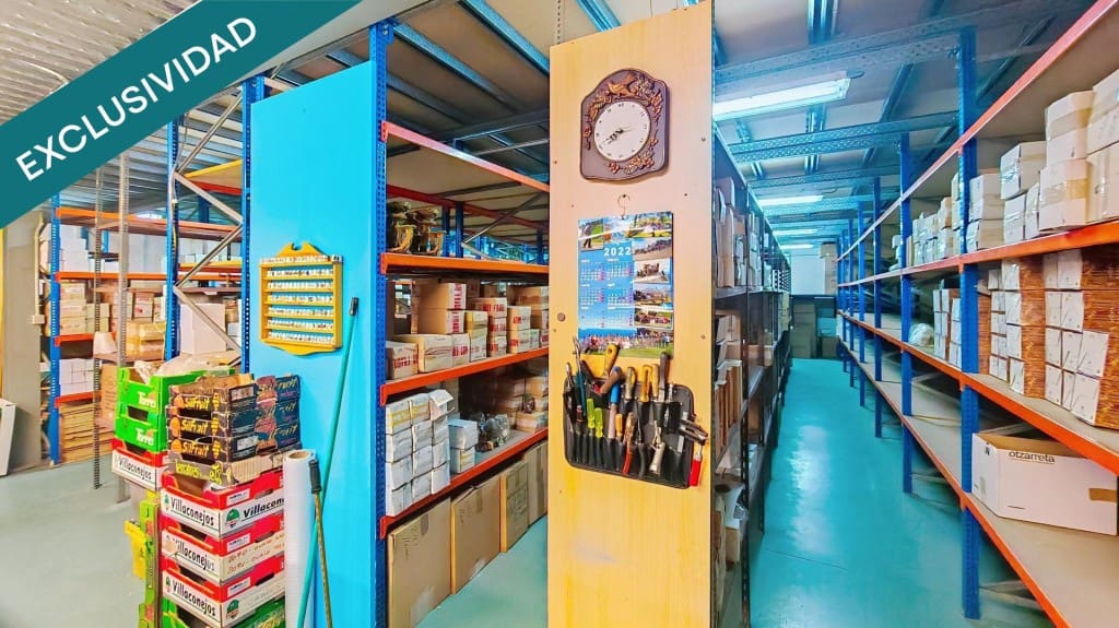 Commerciale in vendita in Siero - 235.000 € (Rif: 9788290)