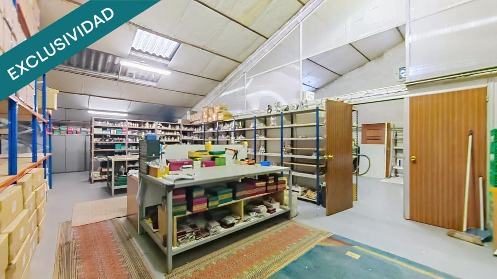 Commerciale in vendita in Siero - 235.000 € (Rif: 9788290)