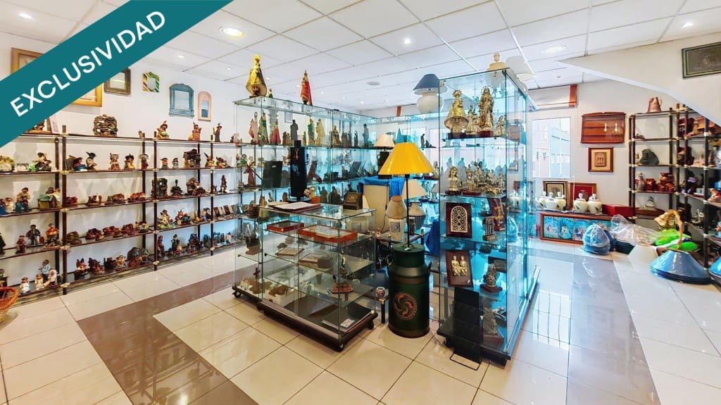 Commerciale in vendita in Siero - 235.000 € (Rif: 9788290)