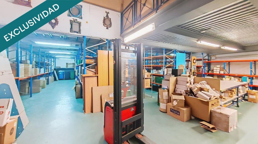 Commerciale in vendita in Siero - 235.000 € (Rif: 9788290)