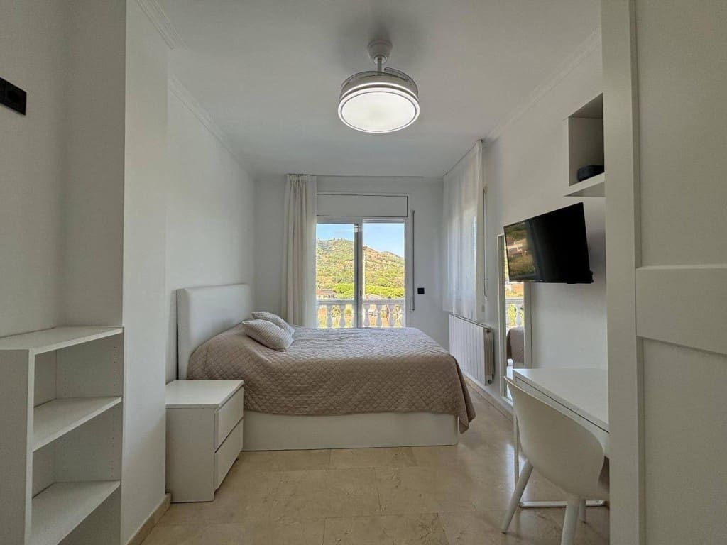 4 chambre Villa/Maison à vendre à Calella avec piscine garage - 659 000 € (Ref: 9788292)