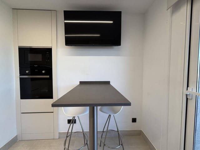 4 chambre Villa/Maison à vendre à Calella avec piscine garage - 659 000 € (Ref: 9788292)