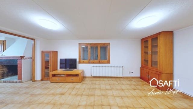 6 soveværelse Villa til leje i Parlavà med garage - € 1.200 (Ref: 9788293)