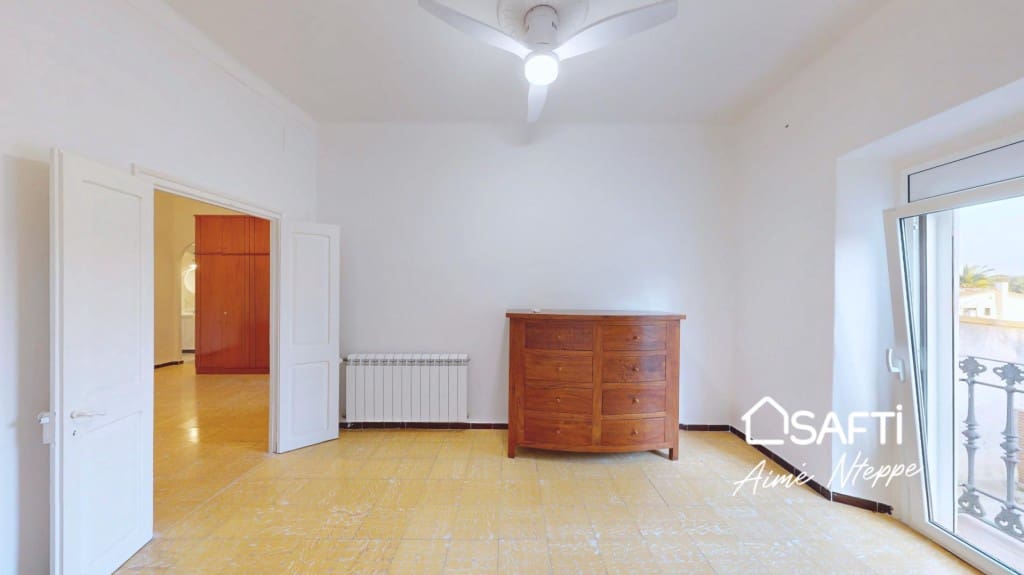 6 soveværelse Villa til leje i Parlava med garage - € 1.200 (Ref: 9788293)