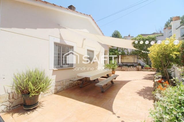 5 sypialnia Willa na sprzedaż w Urbanitzacions del Nord, Lloret de Mar z basenem - 349 000 € (Ref: 9788294)