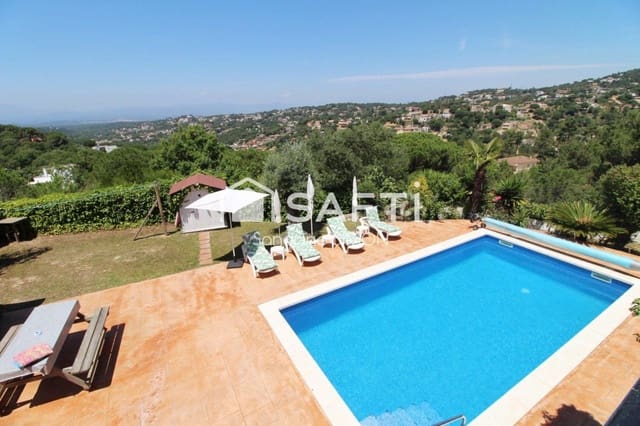 5 sypialnia Willa na sprzedaż w Urbanitzacions del Nord, Lloret de Mar z basenem - 349 000 € (Ref: 9788294)