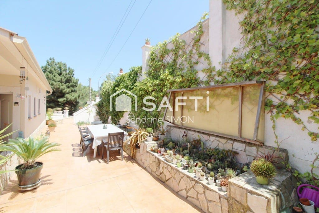 5 sypialnia Willa na sprzedaż w Lloret de Mar z basenem - 349 000 € (Ref: 9788294)