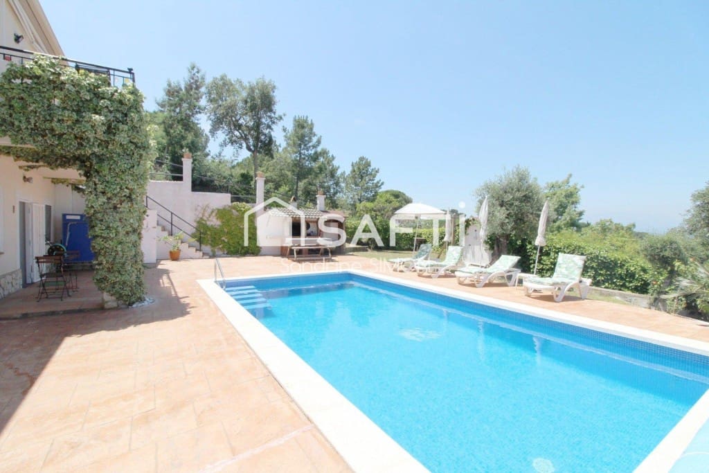 5 sypialnia Willa na sprzedaż w Lloret de Mar z basenem - 349 000 € (Ref: 9788294)