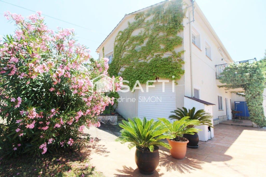 5 sypialnia Willa na sprzedaż w Lloret de Mar z basenem - 349 000 € (Ref: 9788294)