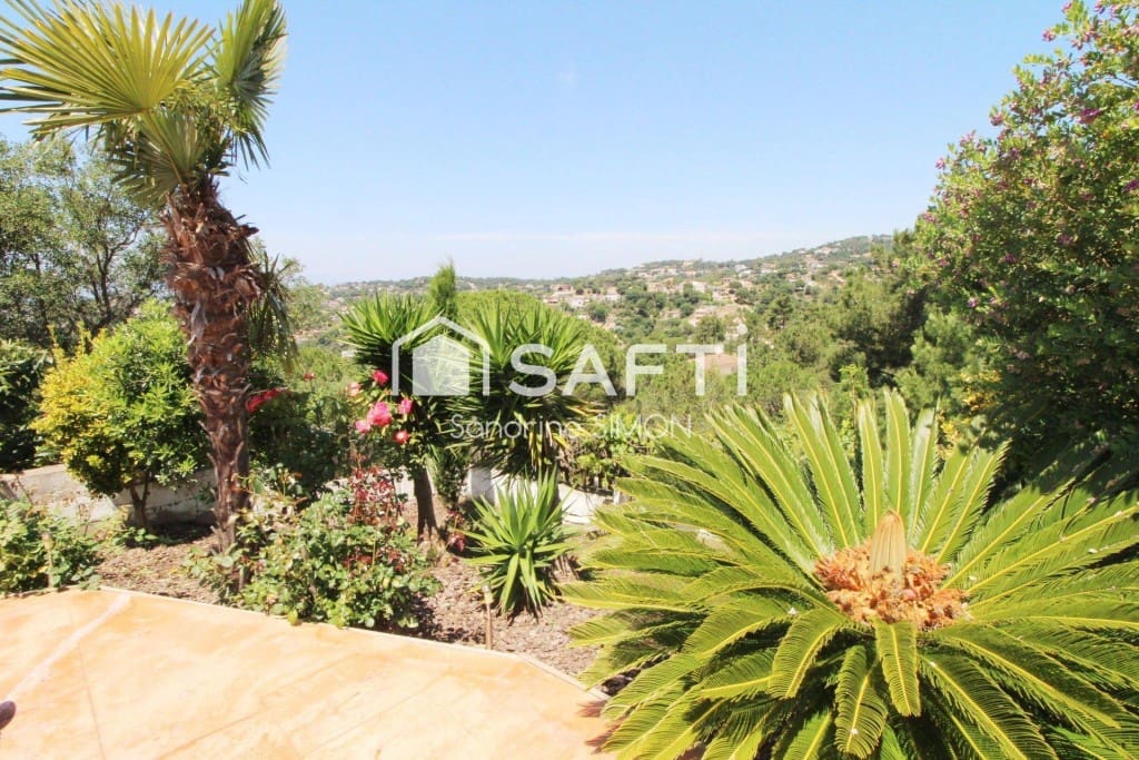 5 sypialnia Willa na sprzedaż w Lloret de Mar z basenem - 349 000 € (Ref: 9788294)