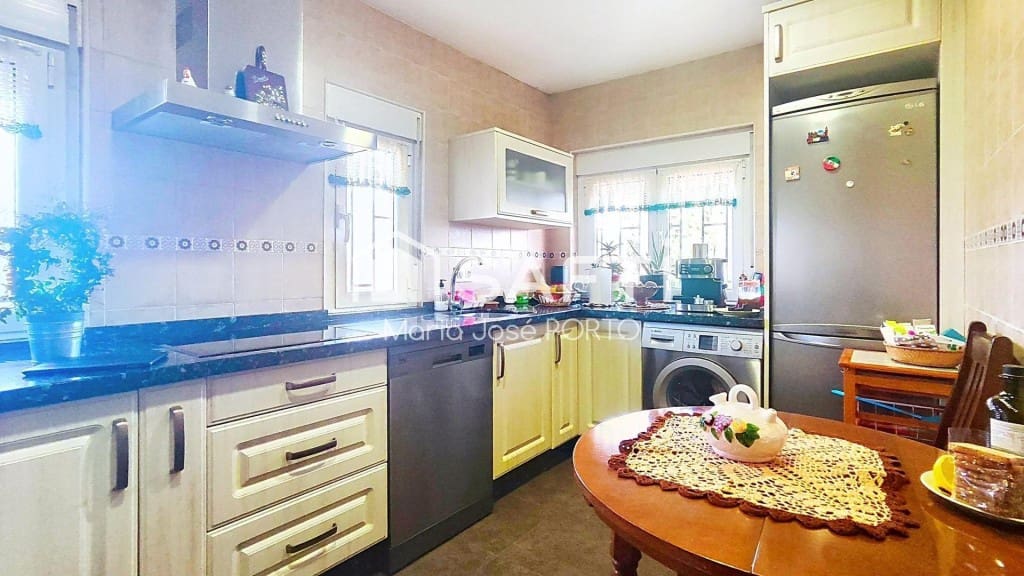 4 bedroom Villa for sale in Cuadros with pool - € 265,000 (Ref: 9788295)