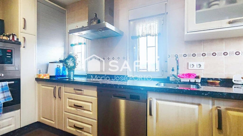 4 bedroom Villa for sale in Cuadros with pool - € 265,000 (Ref: 9788295)