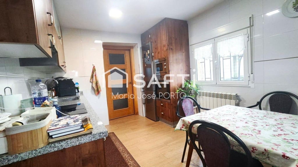 4 bedroom Villa for sale in Cuadros with pool - € 265,000 (Ref: 9788295)