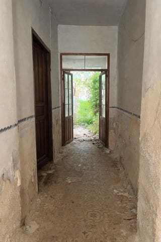 4 soveværelse Villa til salg i Almansa med garage - € 49.000 (Ref: 9788298)