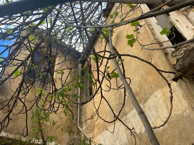 4 soveværelse Villa til salg i Almansa med garage - € 49.000 (Ref: 9788298)