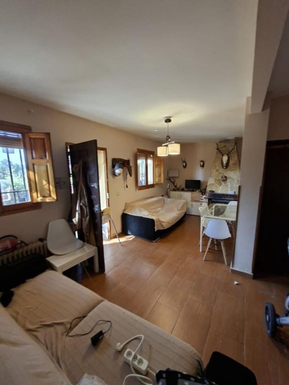 3 soverom Villa til salgs i Pareja - € 150 000 (Ref: 9788299)