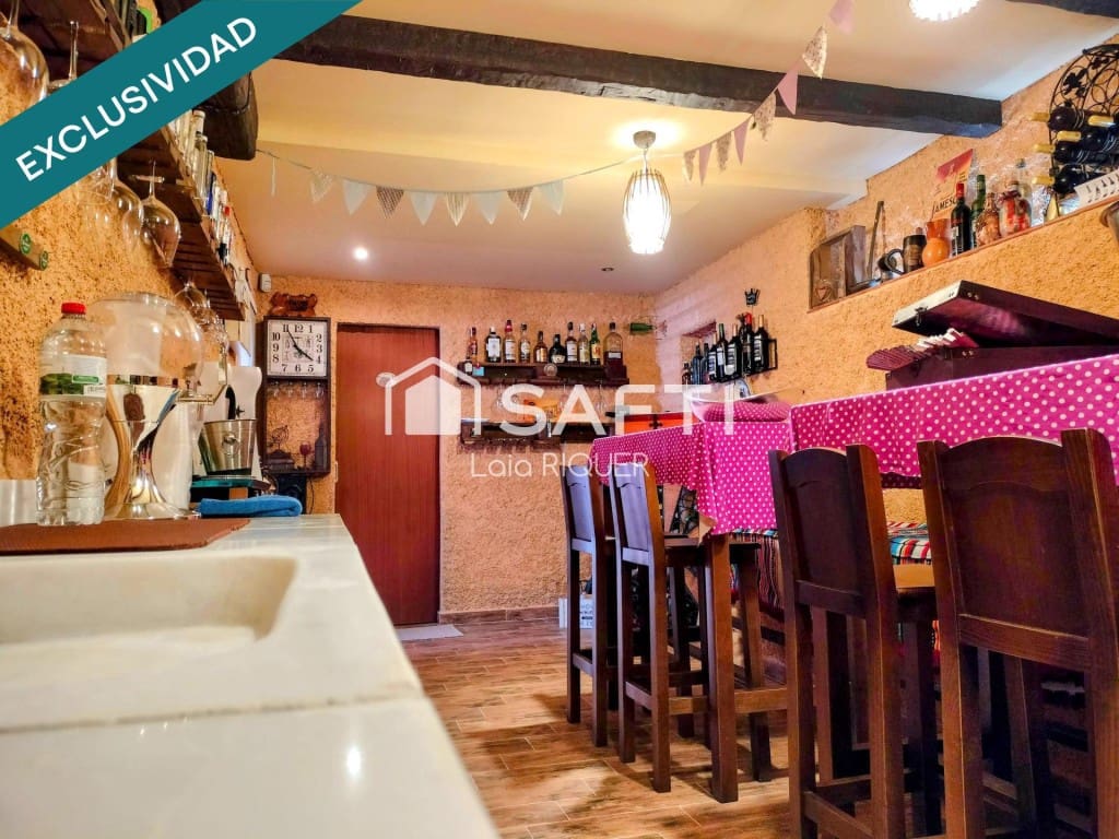 5 slaapkamer Villa te koop in Sant Cebria de Vallalta met zwembad - € 673.000 (Ref: 9790917)