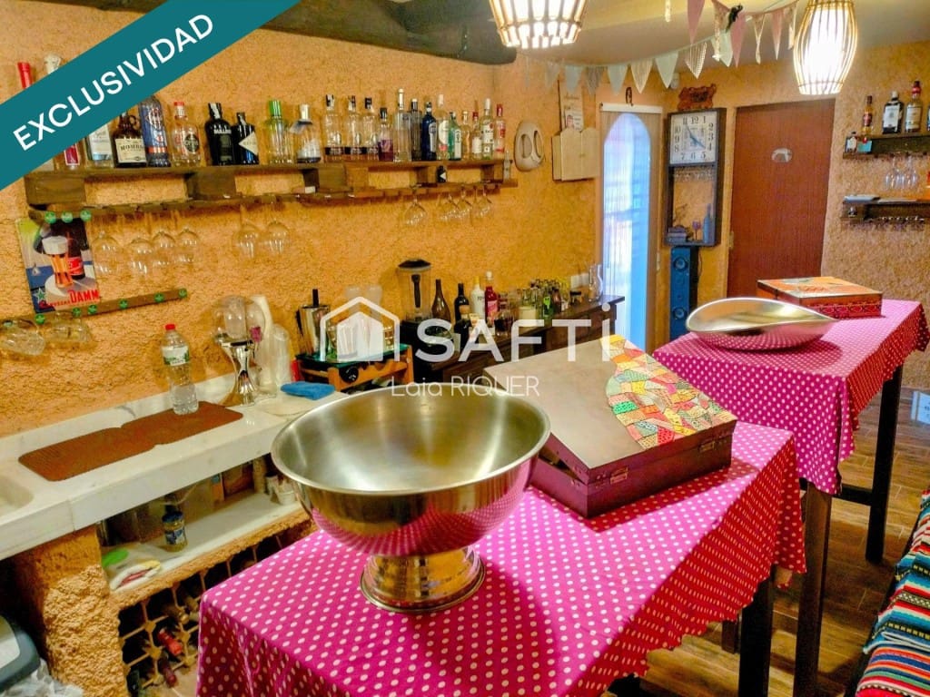 5 slaapkamer Villa te koop in Sant Cebria de Vallalta met zwembad - € 673.000 (Ref: 9790917)