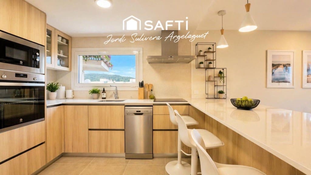 2 soveværelse Lejlighed til salg i Castell-Platja d'Aro med garage - € 330.000 (Ref: 9790921)