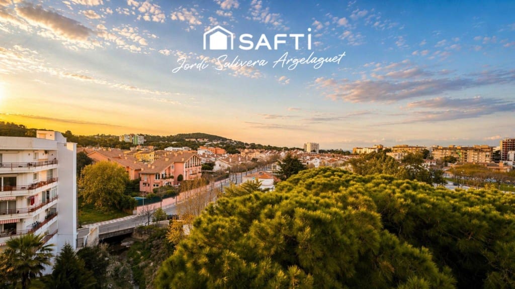 2 soveværelse Lejlighed til salg i Castell-Platja d'Aro med garage - € 330.000 (Ref: 9790921)