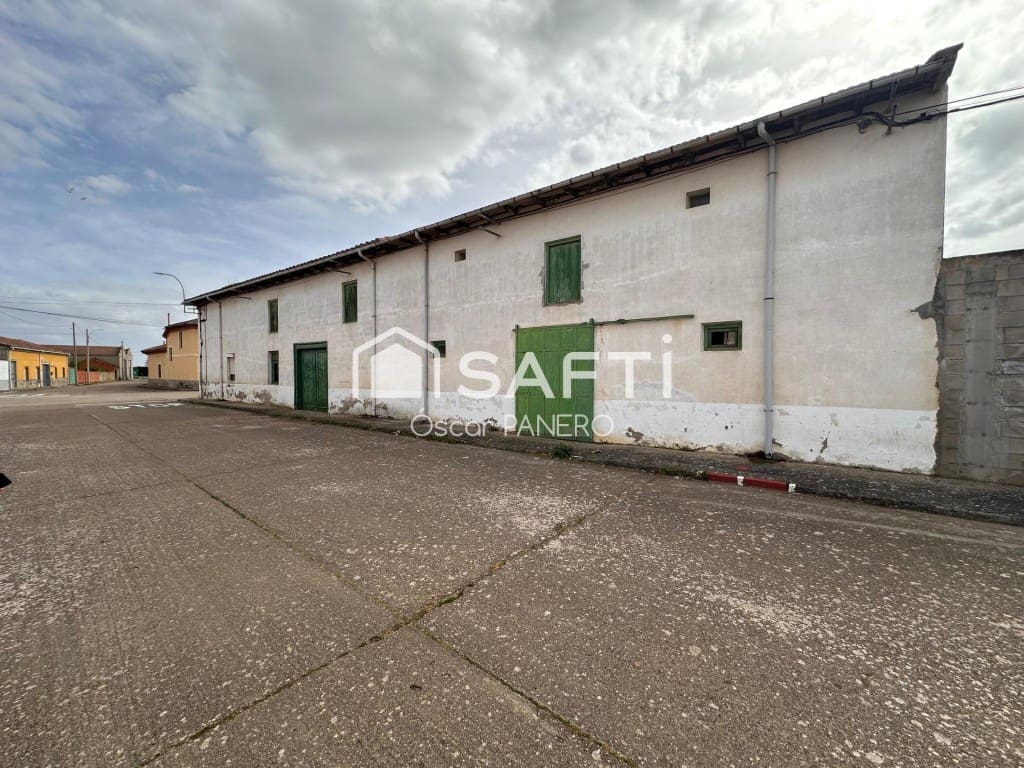 4 bedroom Terraced Villa for sale in Riego de la Vega with garage - € 57,000 (Ref: 9790930)