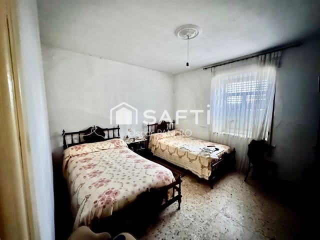 4 bedroom Terraced Villa for sale in Riego de la Vega with garage - € 57,000 (Ref: 9790930)