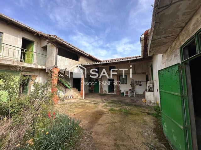 4 bedroom Terraced Villa for sale in Riego de la Vega with garage - € 57,000 (Ref: 9790930)