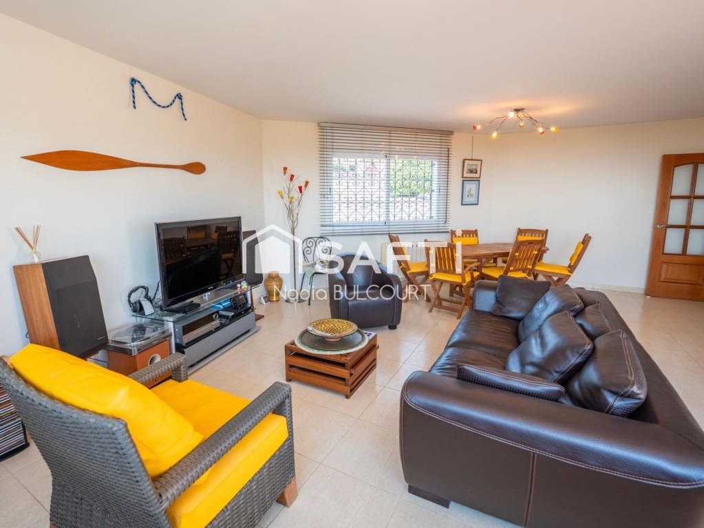 3 sovrum Radhus till salu i Sant Cebria de Vallalta med pool garage - 415 000 € (Ref: 9794440)