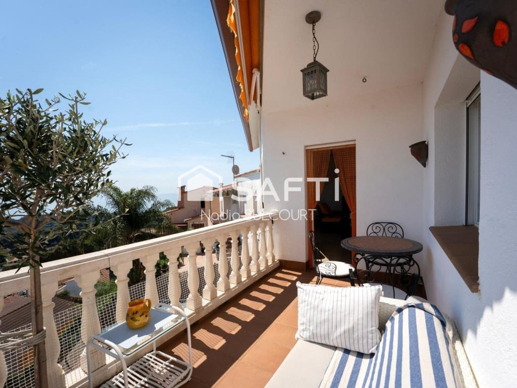 3 sovrum Radhus till salu i Sant Cebria de Vallalta med pool garage - 415 000 € (Ref: 9794440)