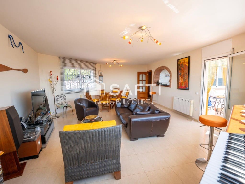 3 sovrum Radhus till salu i Sant Cebria de Vallalta med pool garage - 415 000 € (Ref: 9794440)