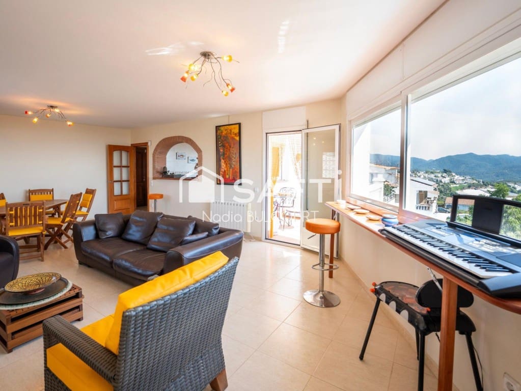 3 sovrum Radhus till salu i Sant Cebria de Vallalta med pool garage - 415 000 € (Ref: 9794440)