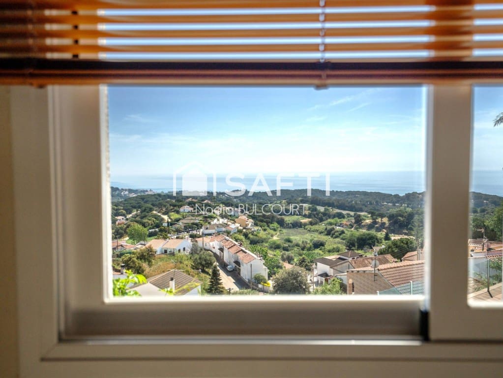 3 sovrum Radhus till salu i Sant Cebria de Vallalta med pool garage - 415 000 € (Ref: 9794440)