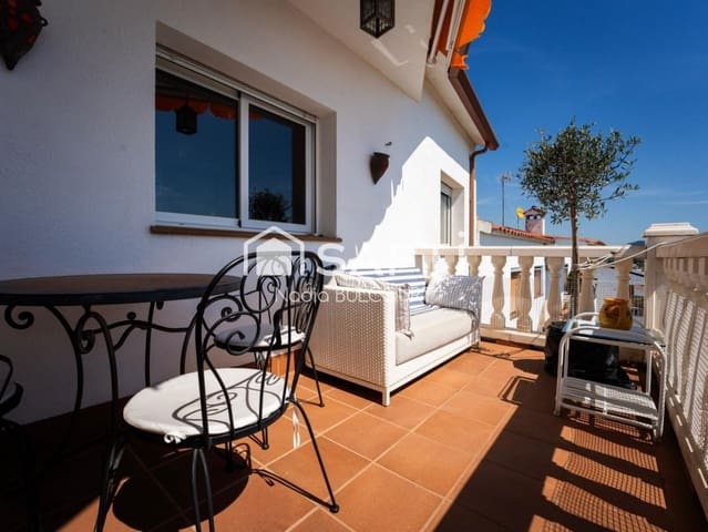 3 sovrum Radhus till salu i Sant Cebrià de Vallalta med pool garage - 415 000 € (Ref: 9794440)