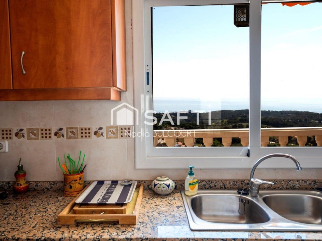 3 sovrum Radhus till salu i Sant Cebria de Vallalta med pool garage - 415 000 € (Ref: 9794440)