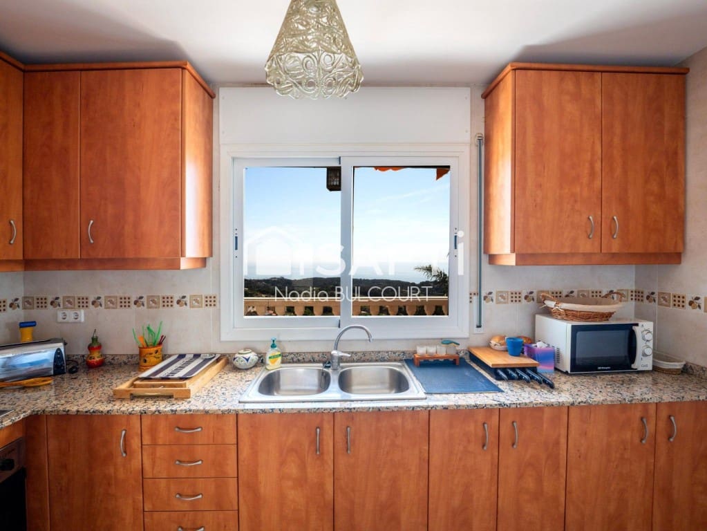 3 sovrum Radhus till salu i Sant Cebria de Vallalta med pool garage - 415 000 € (Ref: 9794440)