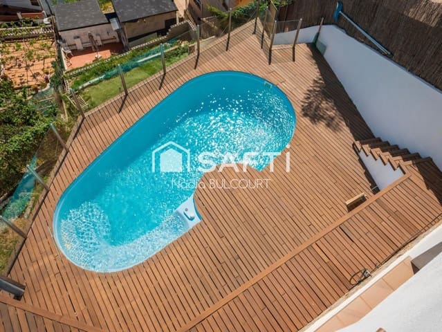 3 sovrum Radhus till salu i Sant Cebrià de Vallalta med pool garage - 415 000 € (Ref: 9794440)