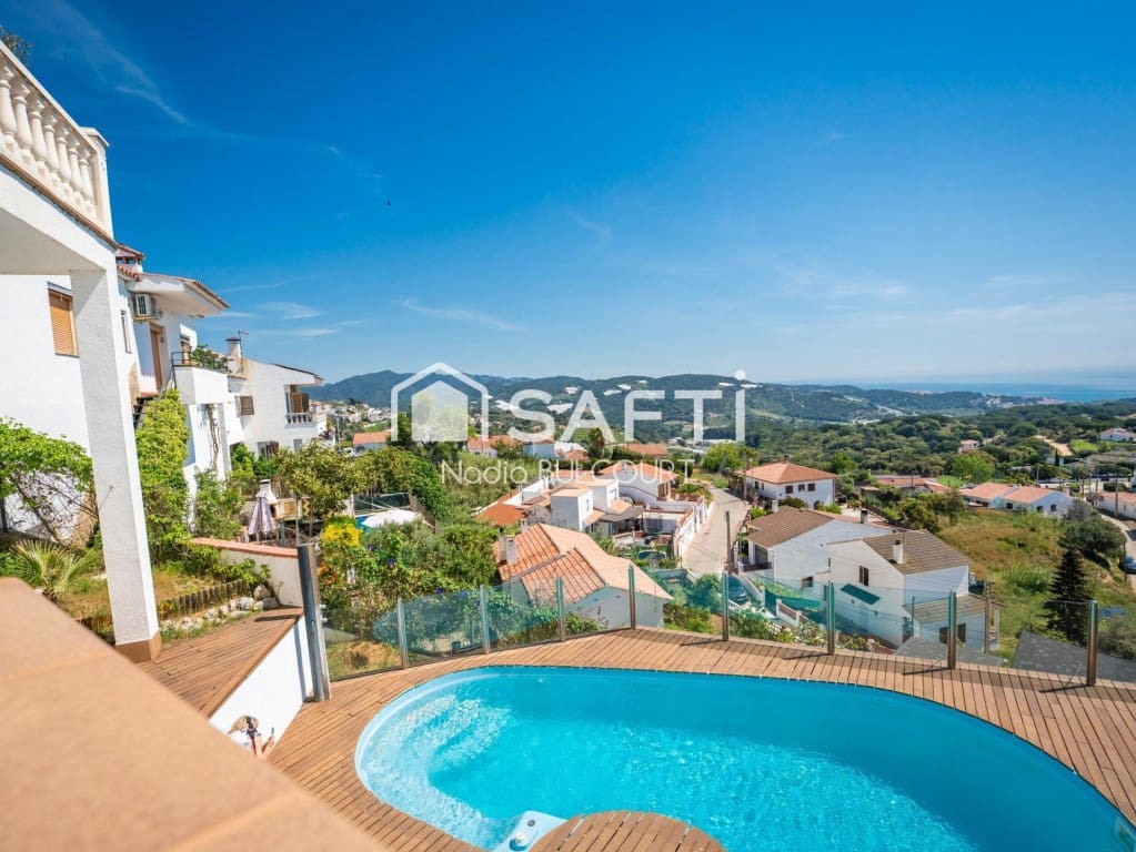 3 sovrum Radhus till salu i Sant Cebria de Vallalta med pool garage - 415 000 € (Ref: 9794440)