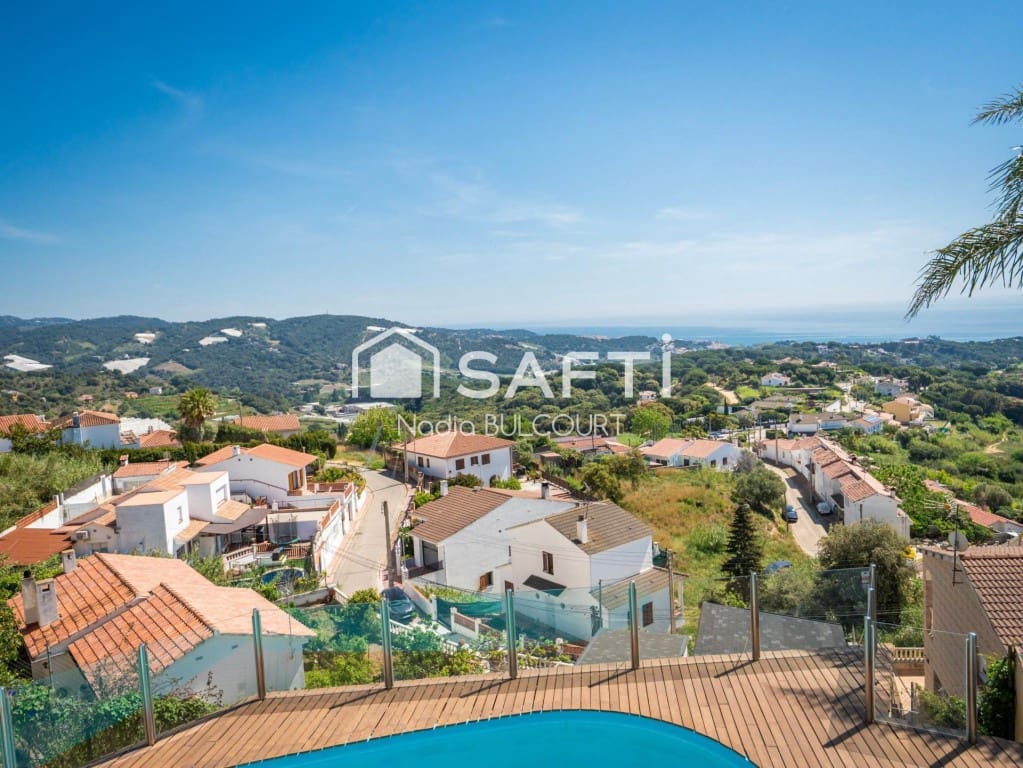 3 sovrum Radhus till salu i Sant Cebria de Vallalta med pool garage - 415 000 € (Ref: 9794440)