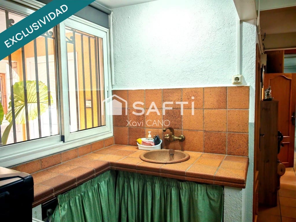 4 chambre Villa/Maison à vendre à Breda avec garage - 359 000 € (Ref: 9794449)