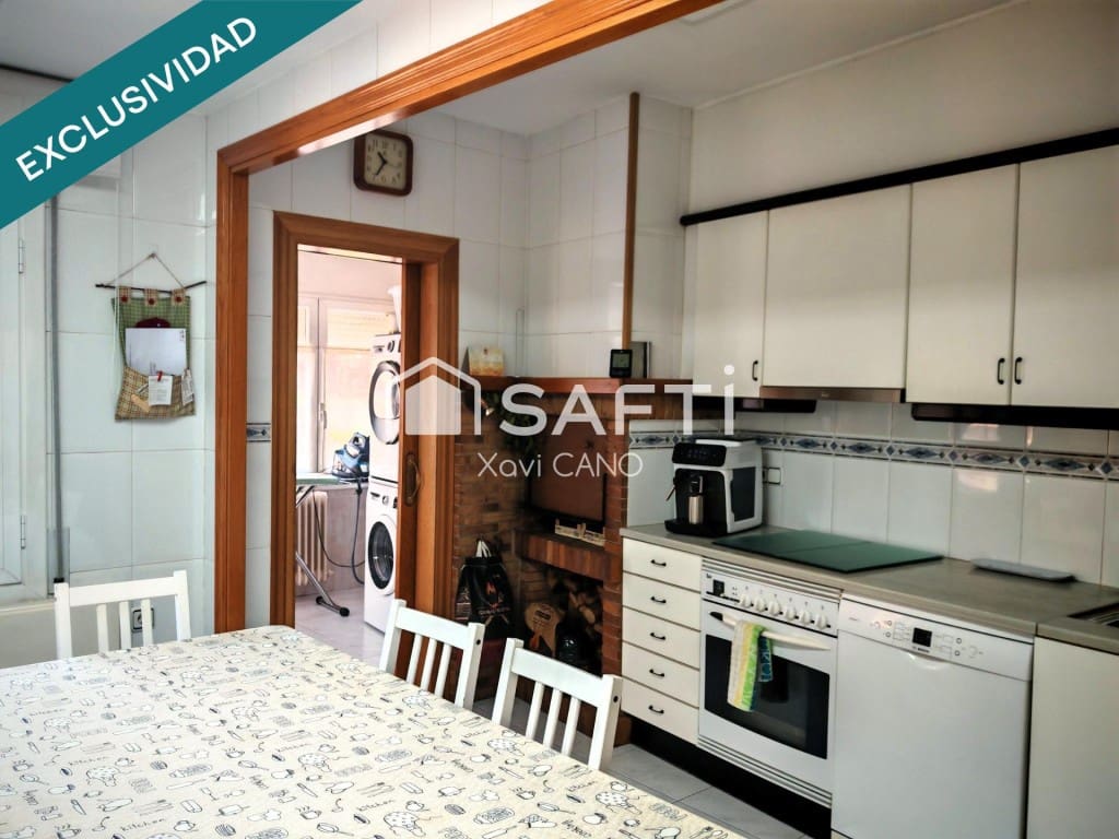 4 chambre Villa/Maison à vendre à Breda avec garage - 359 000 € (Ref: 9794449)