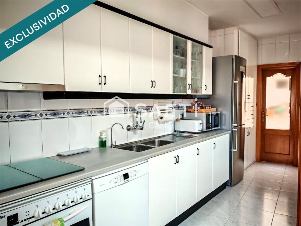 4 chambre Villa/Maison à vendre à Breda avec garage - 359 000 € (Ref: 9794449)